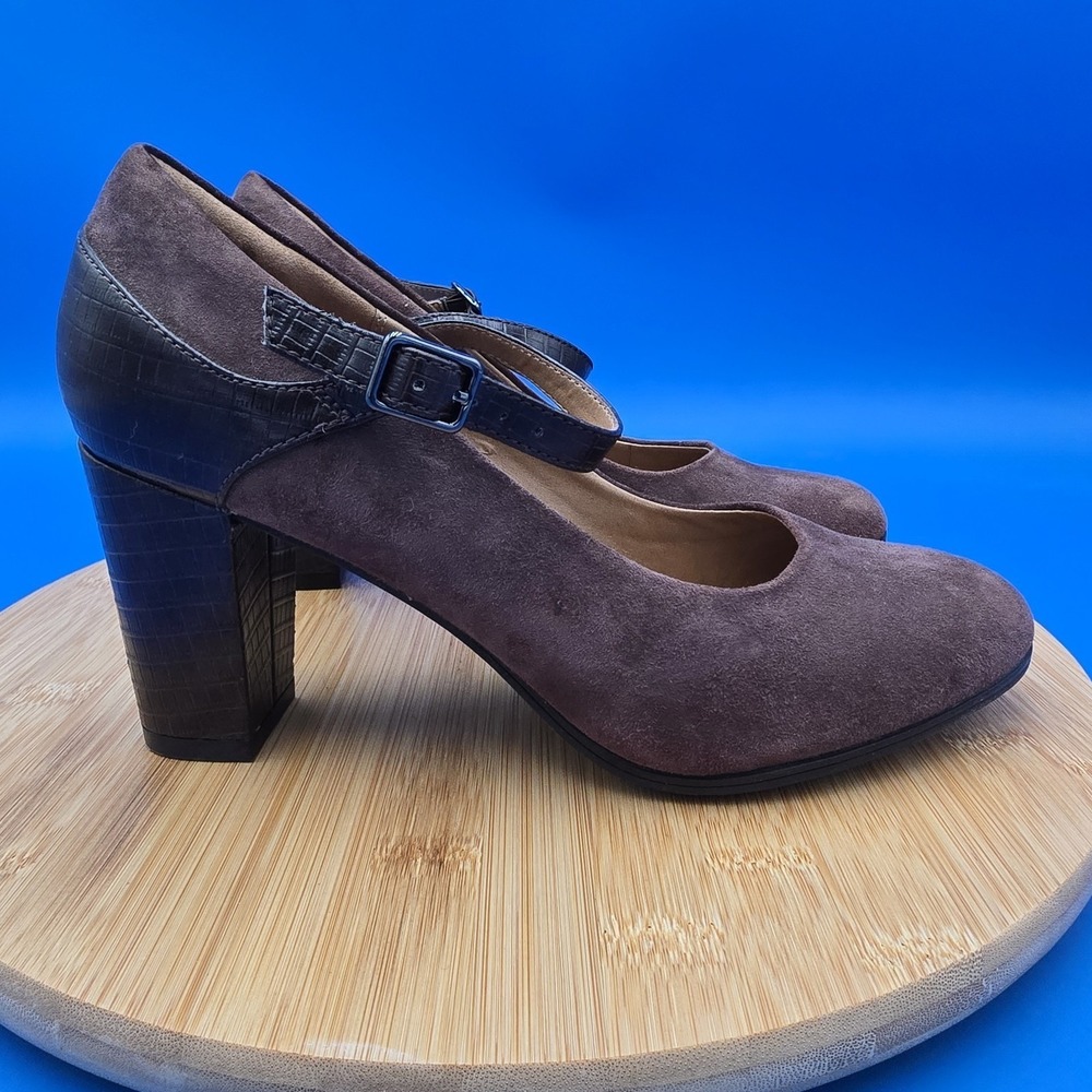 Clarks Bavette Cathy Brown Suede Mary Jane Pumps Block Heel Women's Size 8M